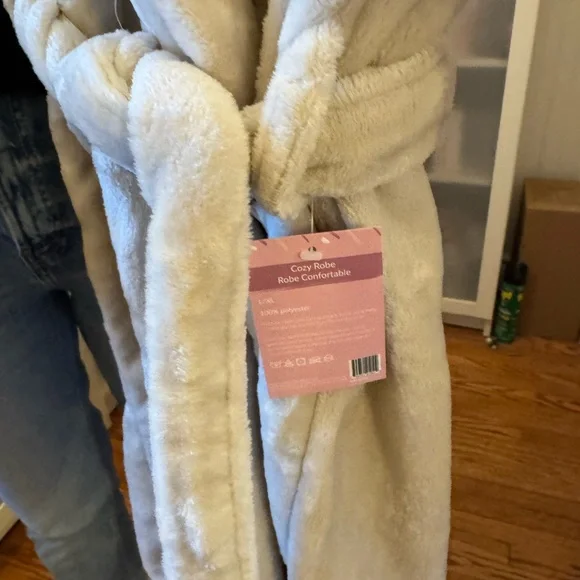 Summer & Rose Cream Robe - Picture 3 of 5